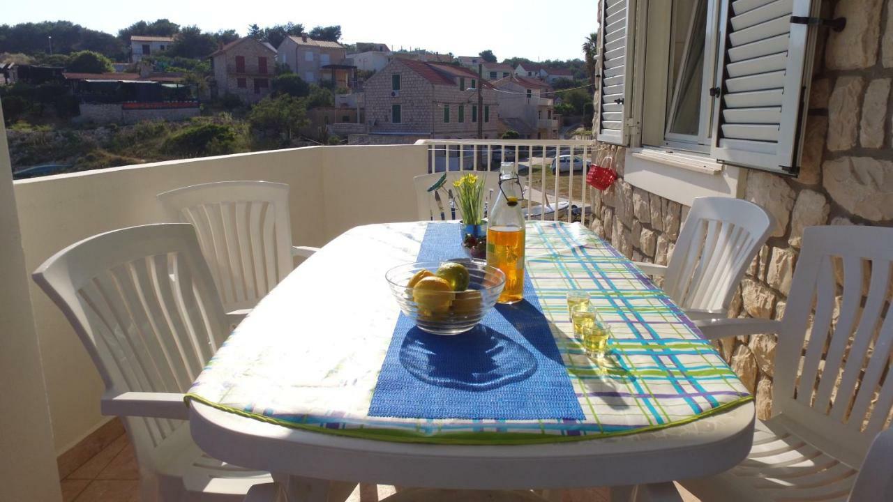 Apartment Karuza Rukavac Вис Екстериор снимка