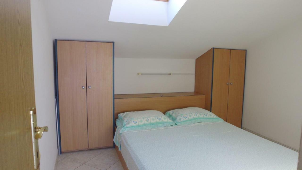 Apartment Karuza Rukavac Вис Екстериор снимка