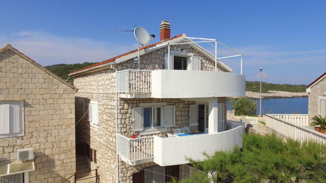 Apartment Karuza Rukavac Вис Екстериор снимка